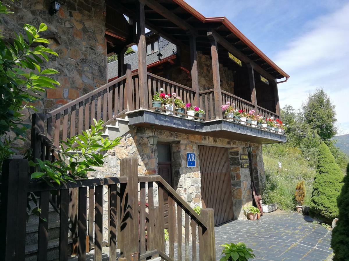 Alojamientos Rurales El Fontano Galende Bagian luar foto